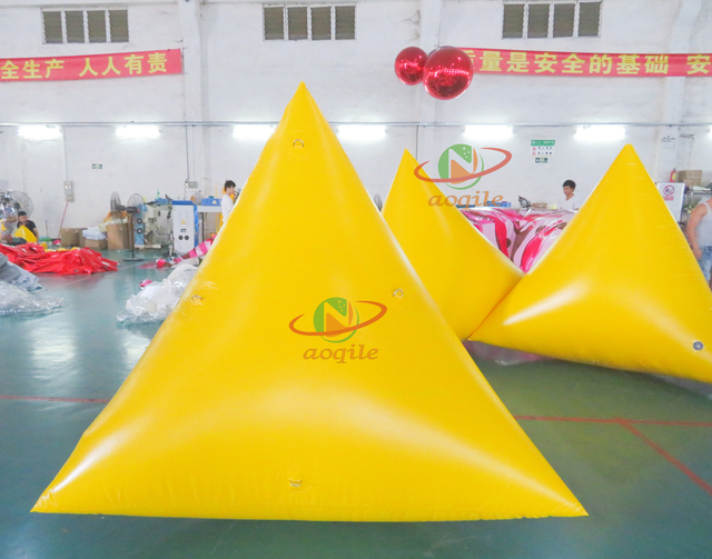 Boya flotante inflable para nadar con marcador de carrera acuática grande de China para el mar