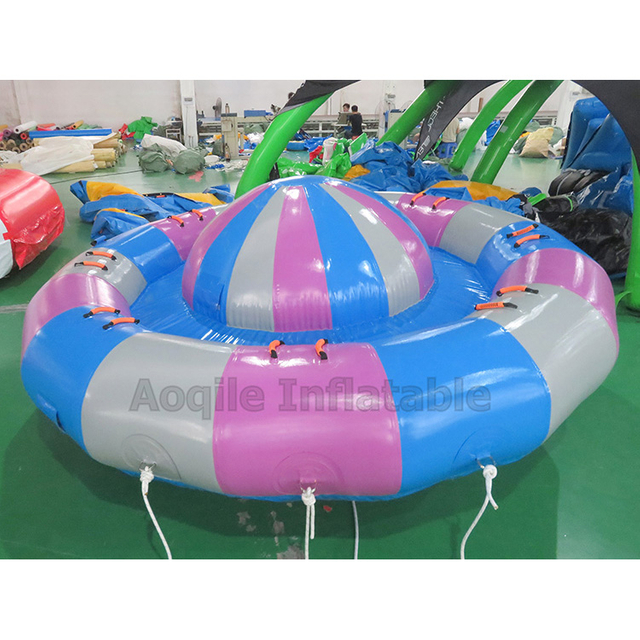 Diversión de verano Remolque de agua Ufo Spinning Donut Gyro Barco de discoteca inflable remolcable