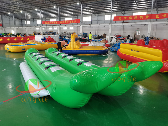 Equipo de juegos acuáticos, barco inflable de Pvc de 0,9mm, tubo remolcable, barco tipo plátano inflable para 10 personas