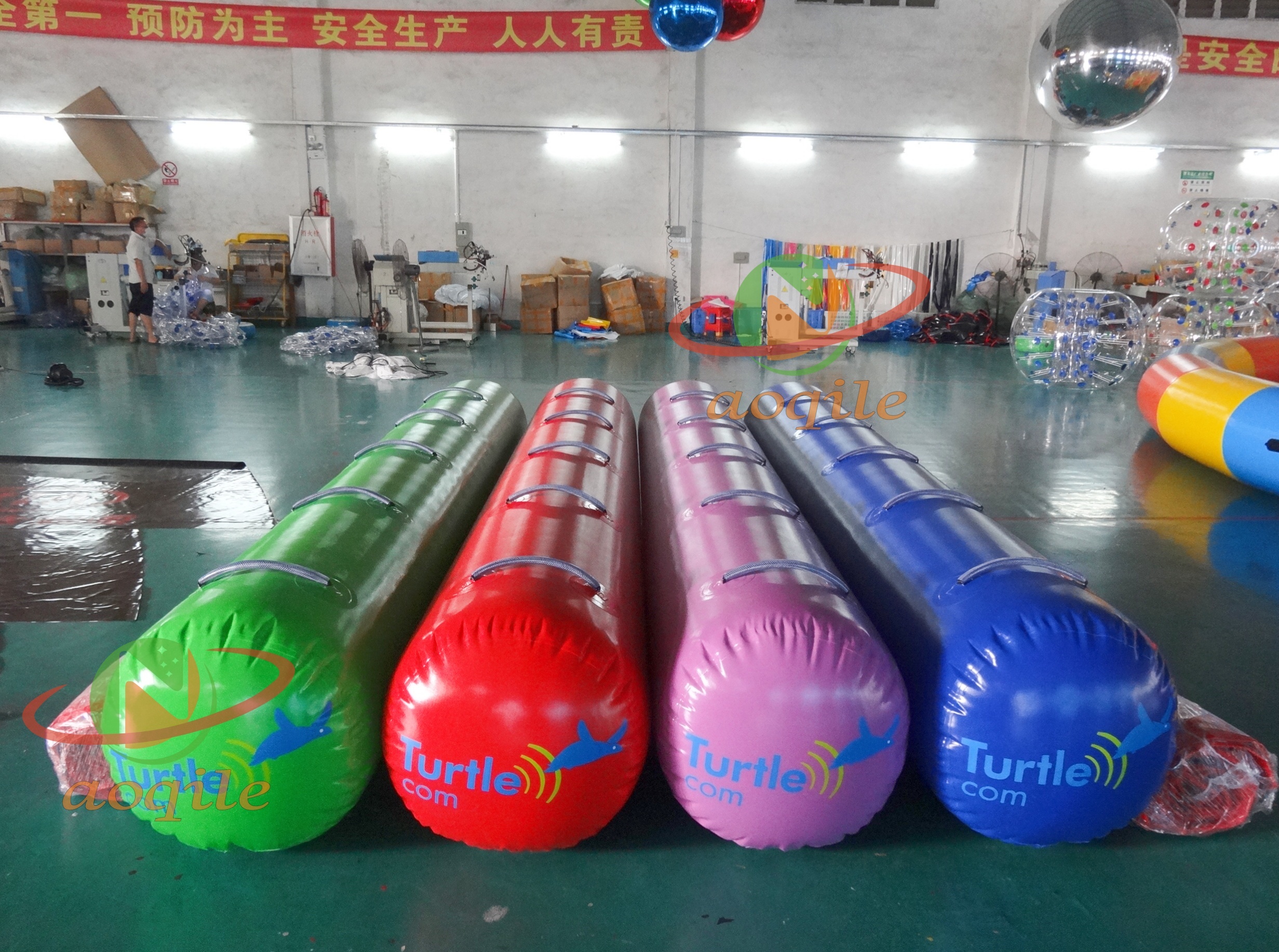 Boya cilíndrica inflable personalizada Aoqile, Color brillante, alta visibilidad para marcadores de competición de deportes acuáticos para eventos